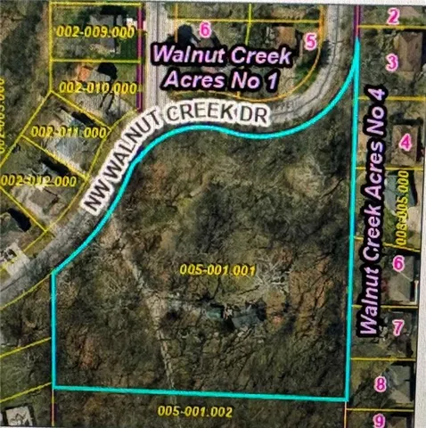 $395,000 | 5903 Northwest Walnut Creek Drive, Parkville, MO 64152