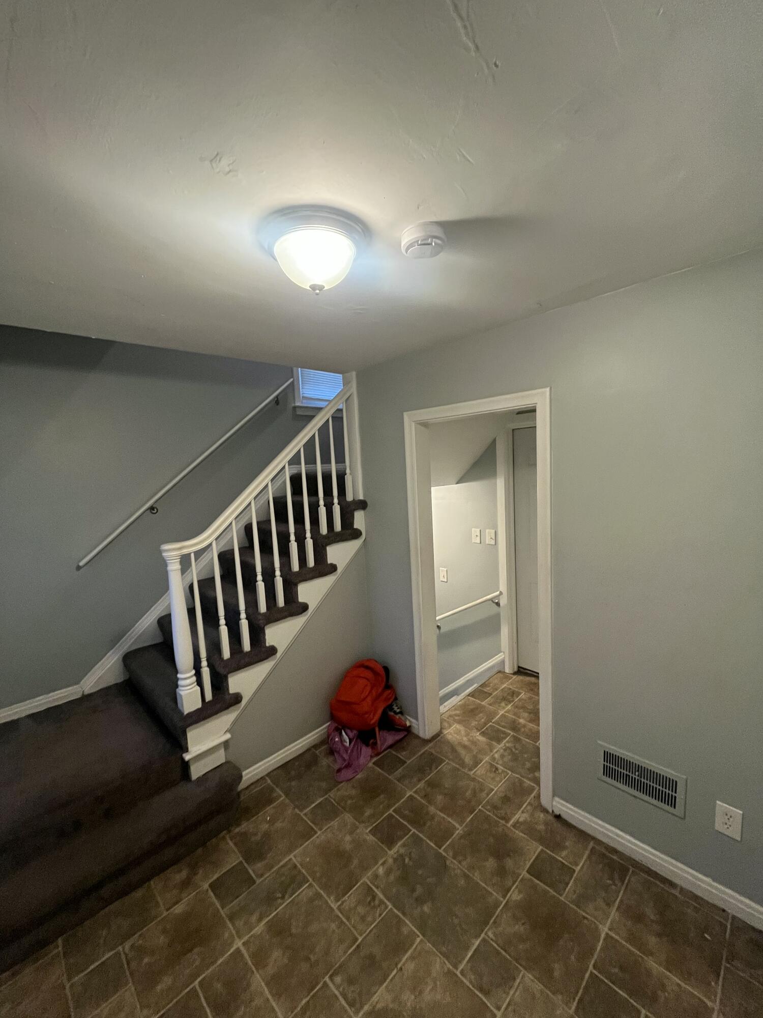 5919 Balfour Road Detroit, MI 48224 - Photo 2 of 21 Entry way common area