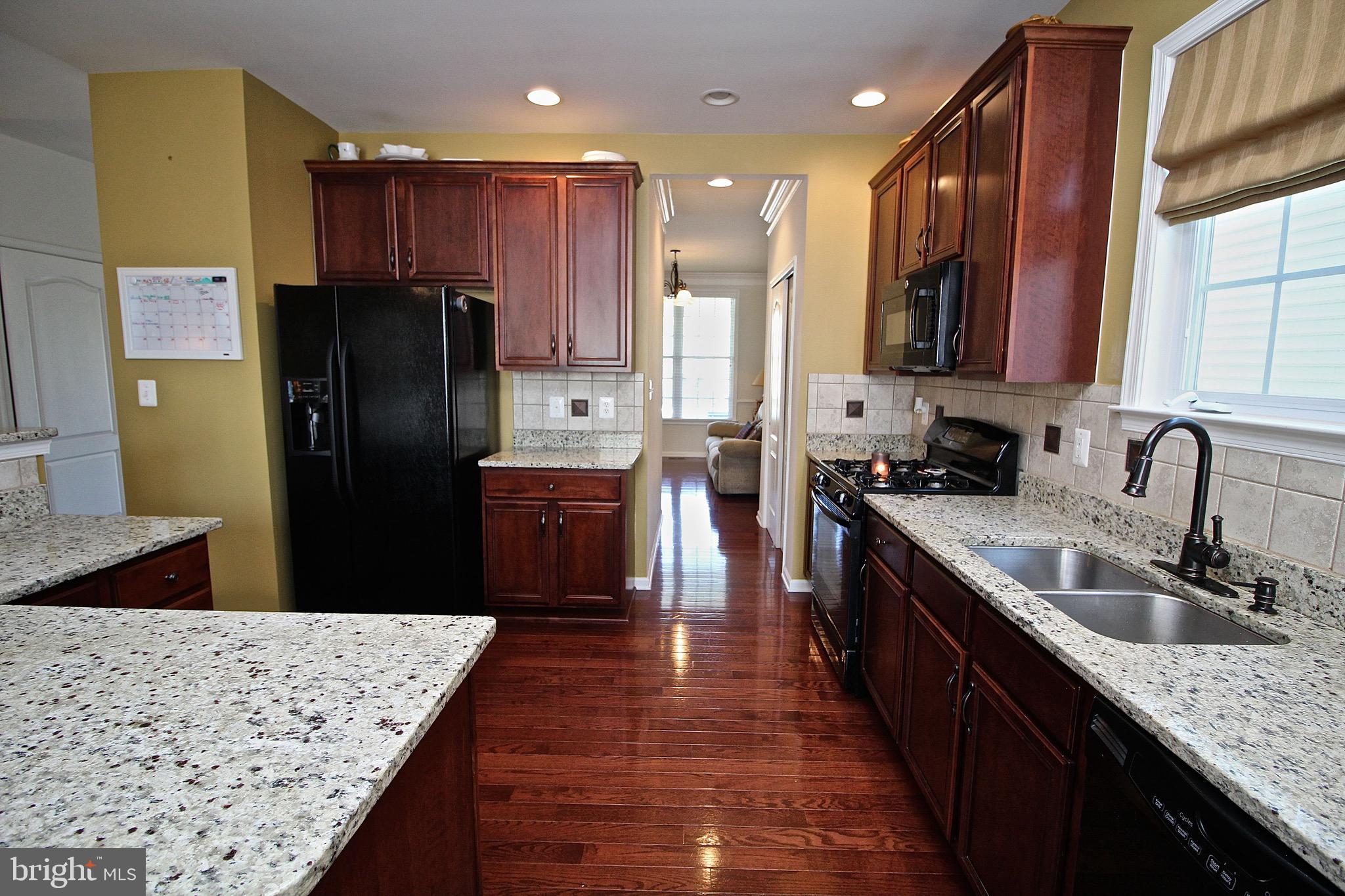 15221 Londons Bridge Road Haymarket, VA 20169 - Photo 17 of 44 Open kitchen