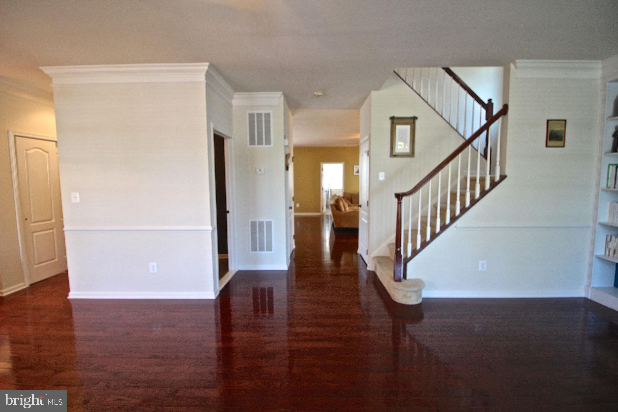 15221 Londons Bridge Road Haymarket, VA 20169 - Photo 10 of 44 Hardwood on main level