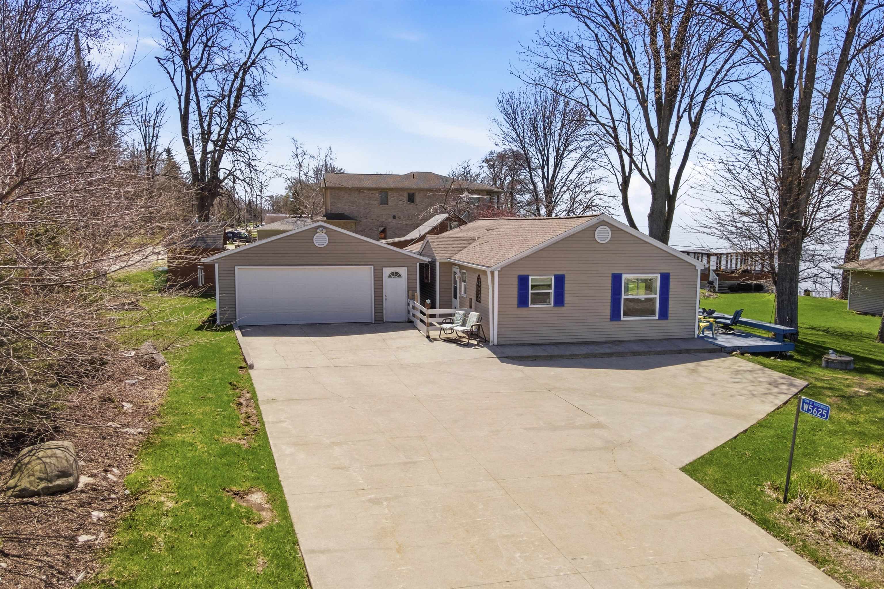 W5625 Faro Springs Road Hilbert, WI 54129 - Photo 2 of 43