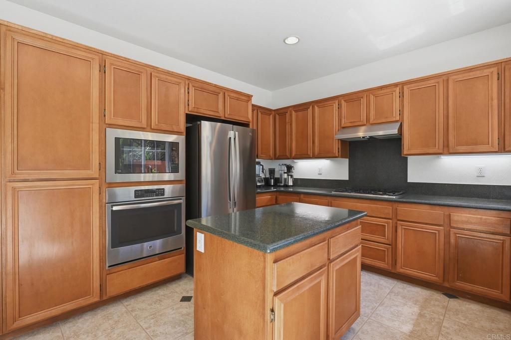 2347 Merwin Drive Carlsbad, CA 92008 - Photo 16 of 62