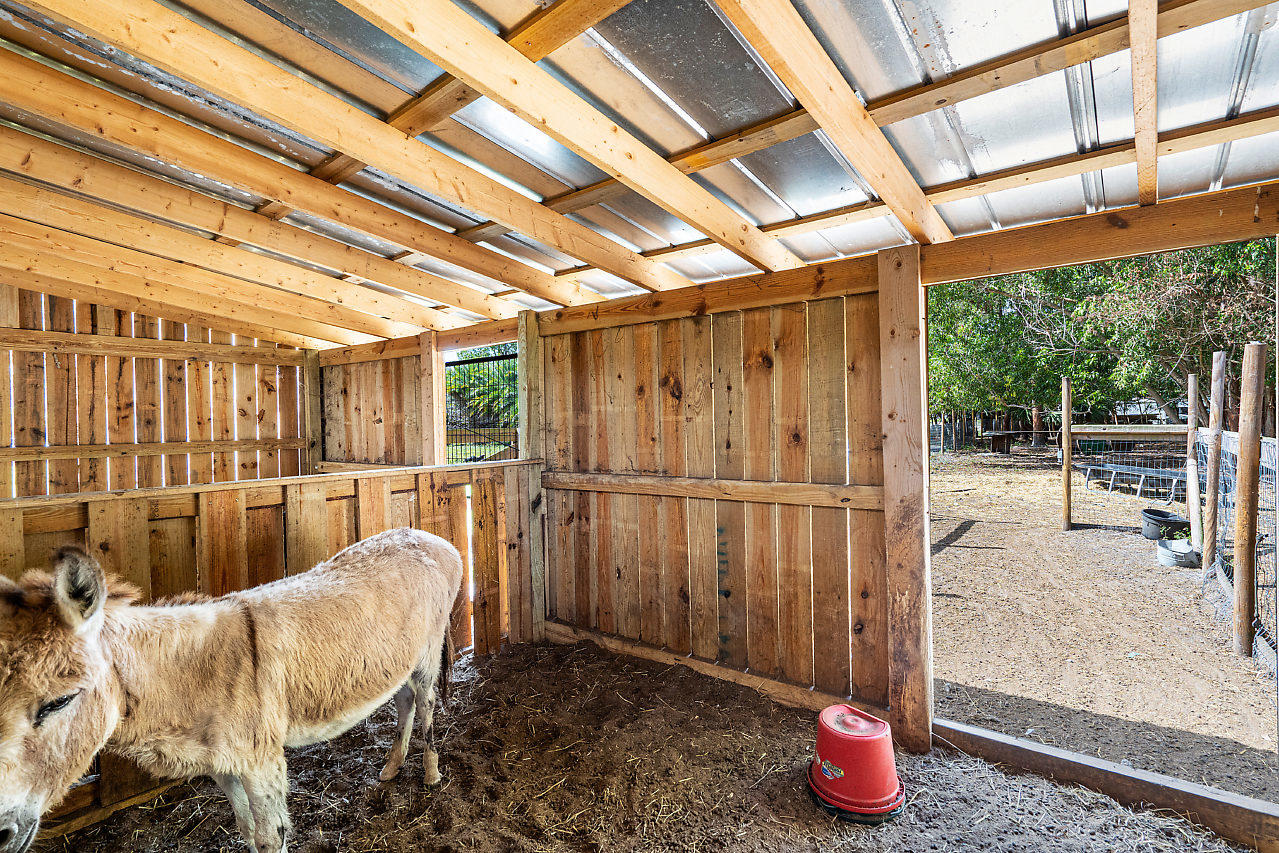 18837 93rd Road North Loxahatchee, FL 33470 - Photo 41 of 50 Barn