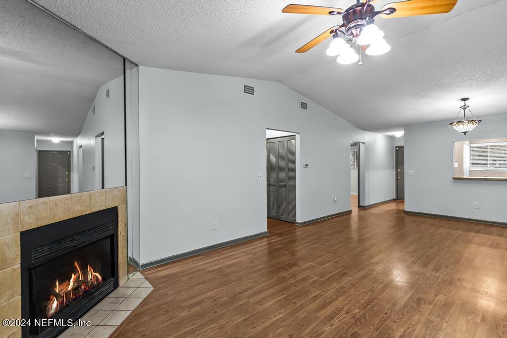 3801 Crown Point Road, Unit 1104 Jacksonville, FL 32257 - Photo 16 of 36 3801 Crown Point-30