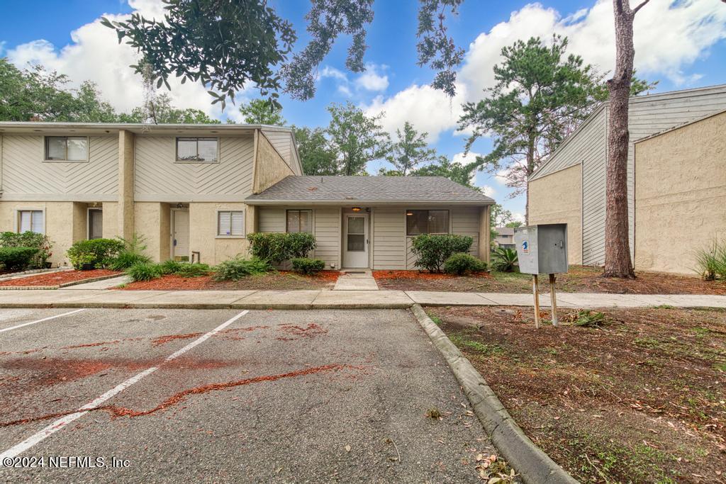 3801 Crown Point Road, Unit 1104 Jacksonville, FL 32257 - Photo 3 of 36 3801 Crown Point-4