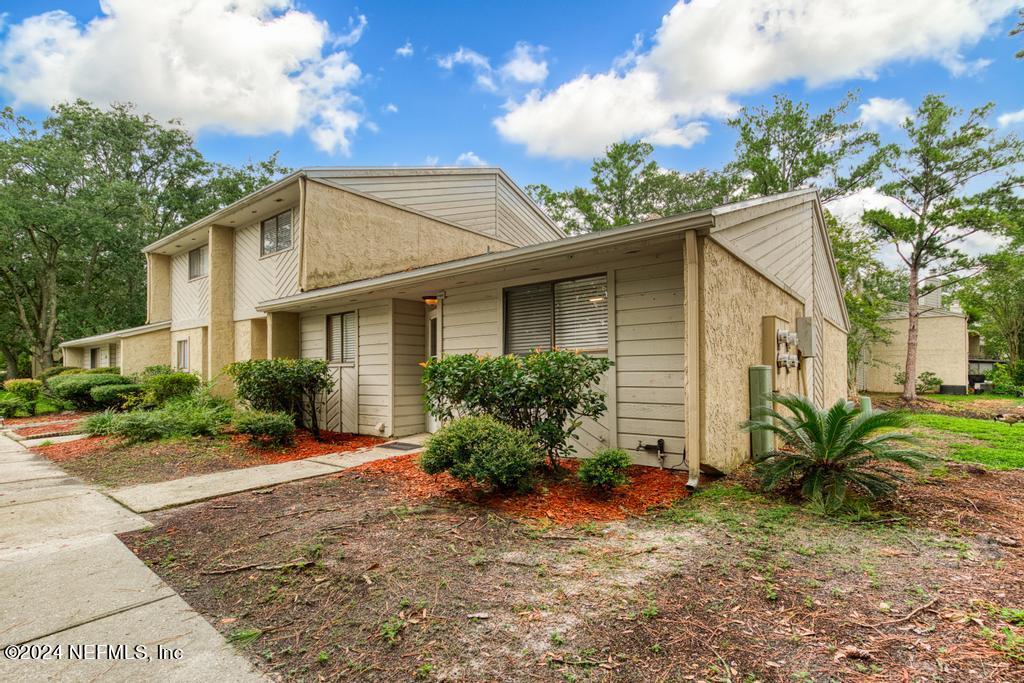 3801 Crown Point Road, Unit 1104 Jacksonville, FL 32257 - Photo 4 of 36 3801 Crown Point-5