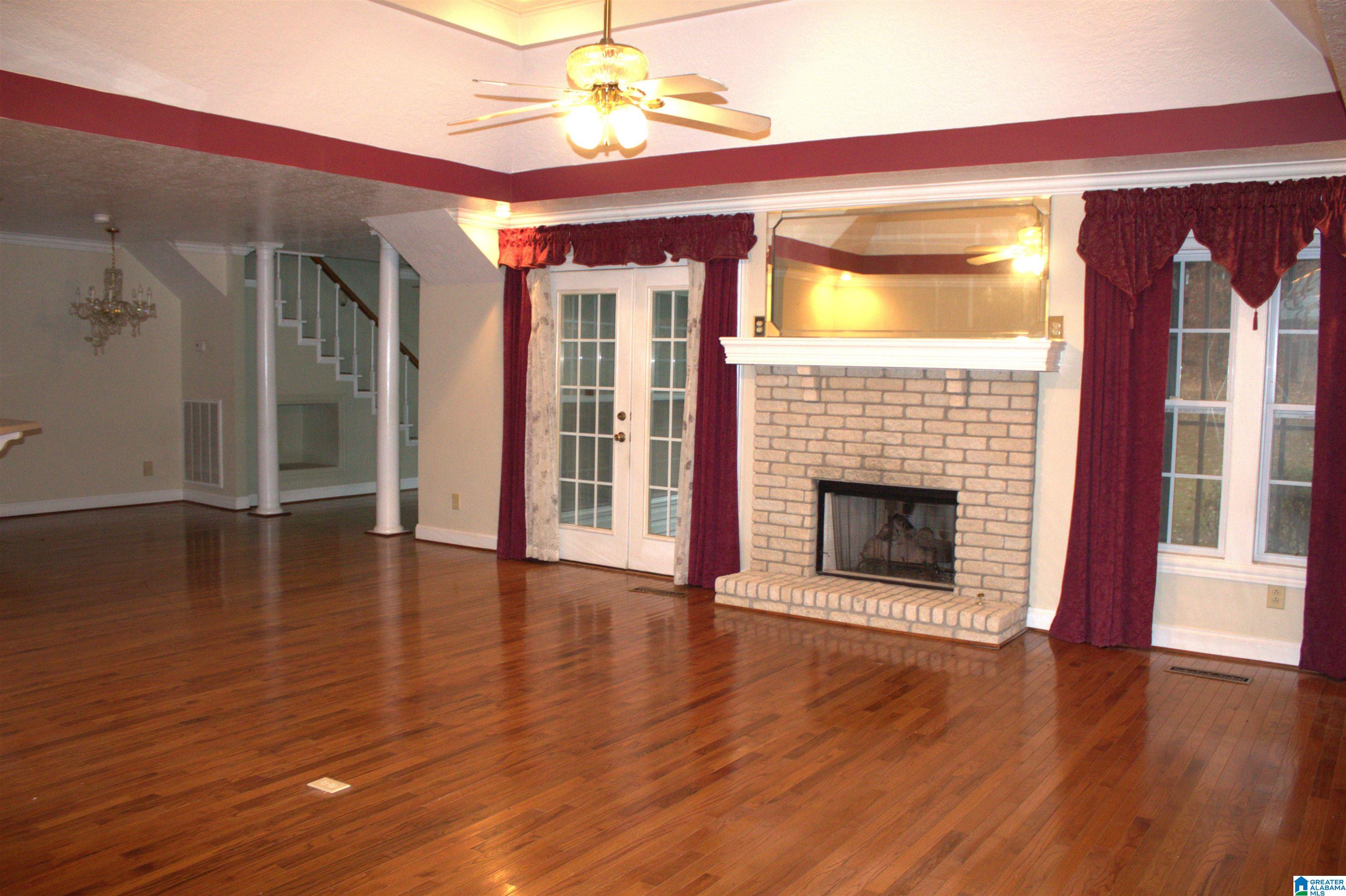 6207 Woodford Road Anniston, AL 36206 - Photo 4 of 28