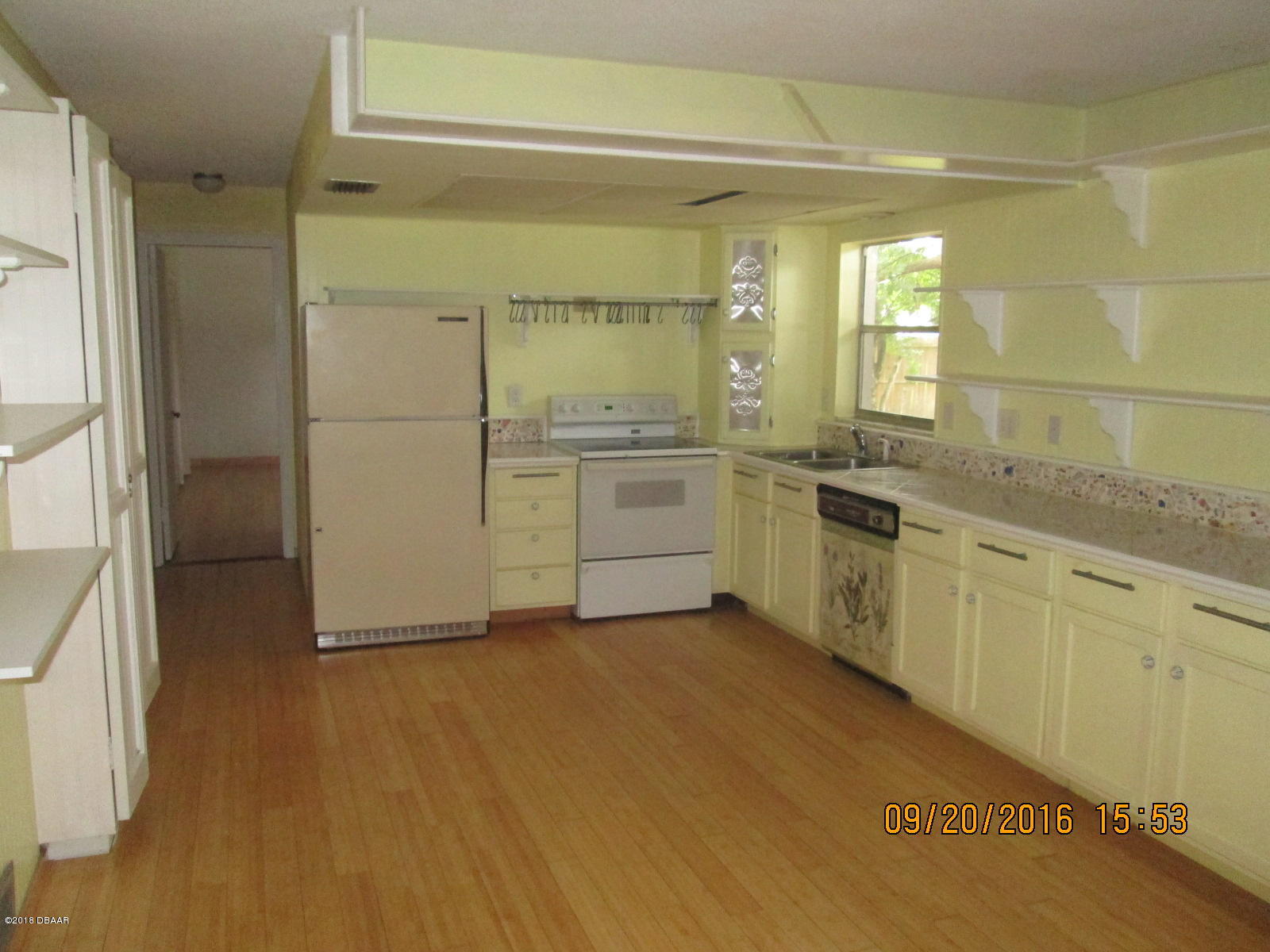 826 Reed Canal Road South Daytona, FL 32119 - Photo 3 of 12 eat-in kitchen