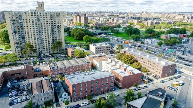 $1,200,000 | 941 Croes Avenue | Soundview