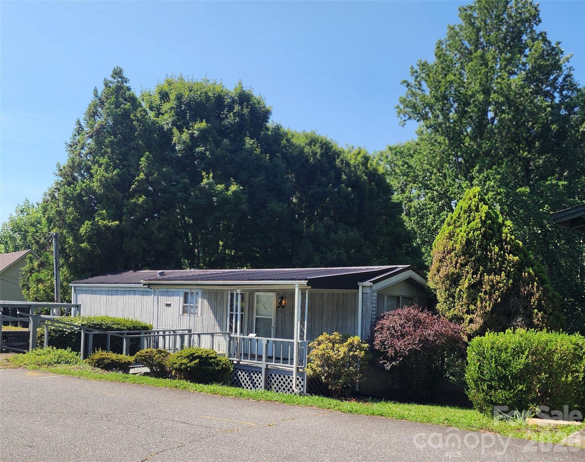 406 Shady Rest Road Morganton, NC 28655 - Photo 2 of 20 Gallery Image 2