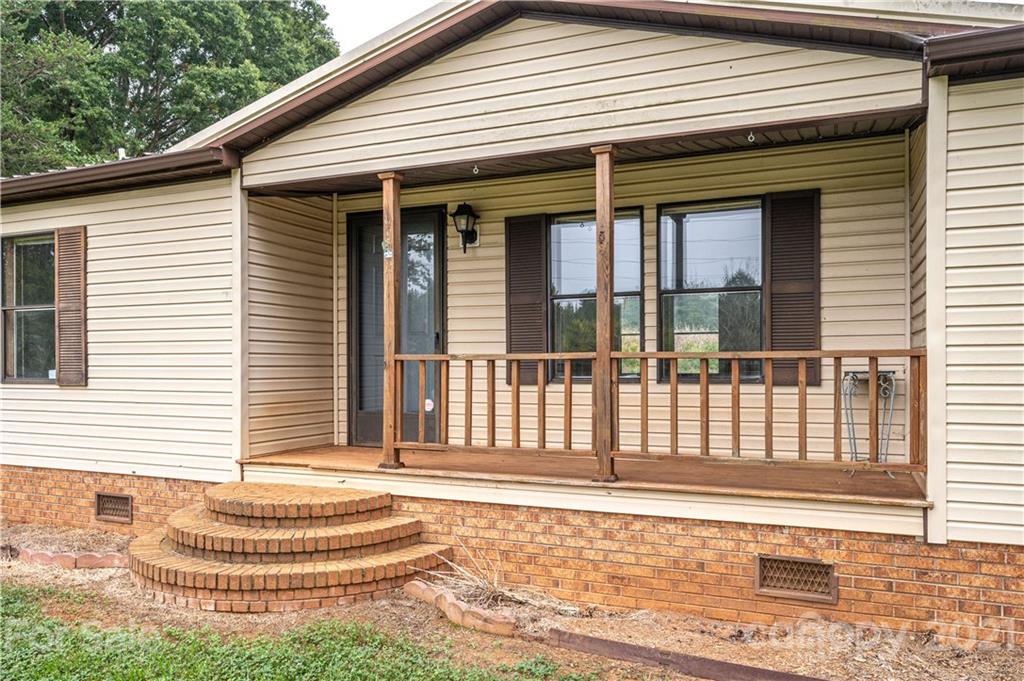 6972 Startown Road Maiden, NC 28650 - Photo 3 of 28 Gallery Image 3