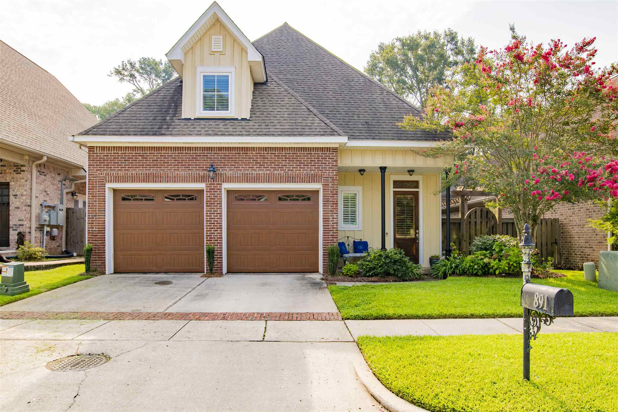 891 Grant Street Mobile, AL 36606 - Photo 1 of 26