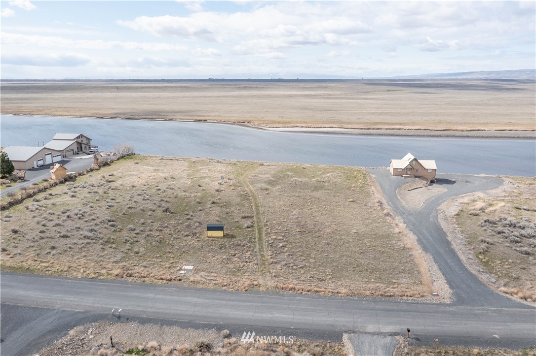 8930 Stonecrest Road Northeast Moses Lake, WA 98837 - Photo 3 of 21 Gallery Image 3