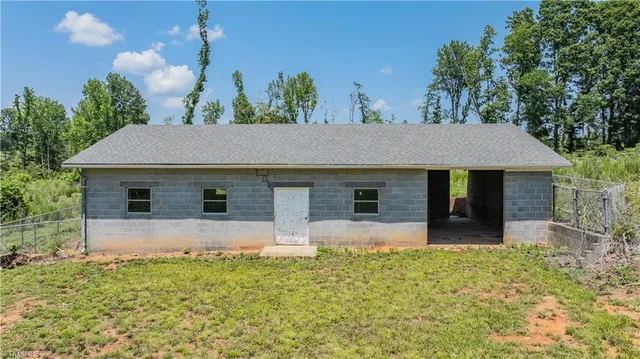 $795,000 | 8521 Highway 64, Ramseur, NC 27316