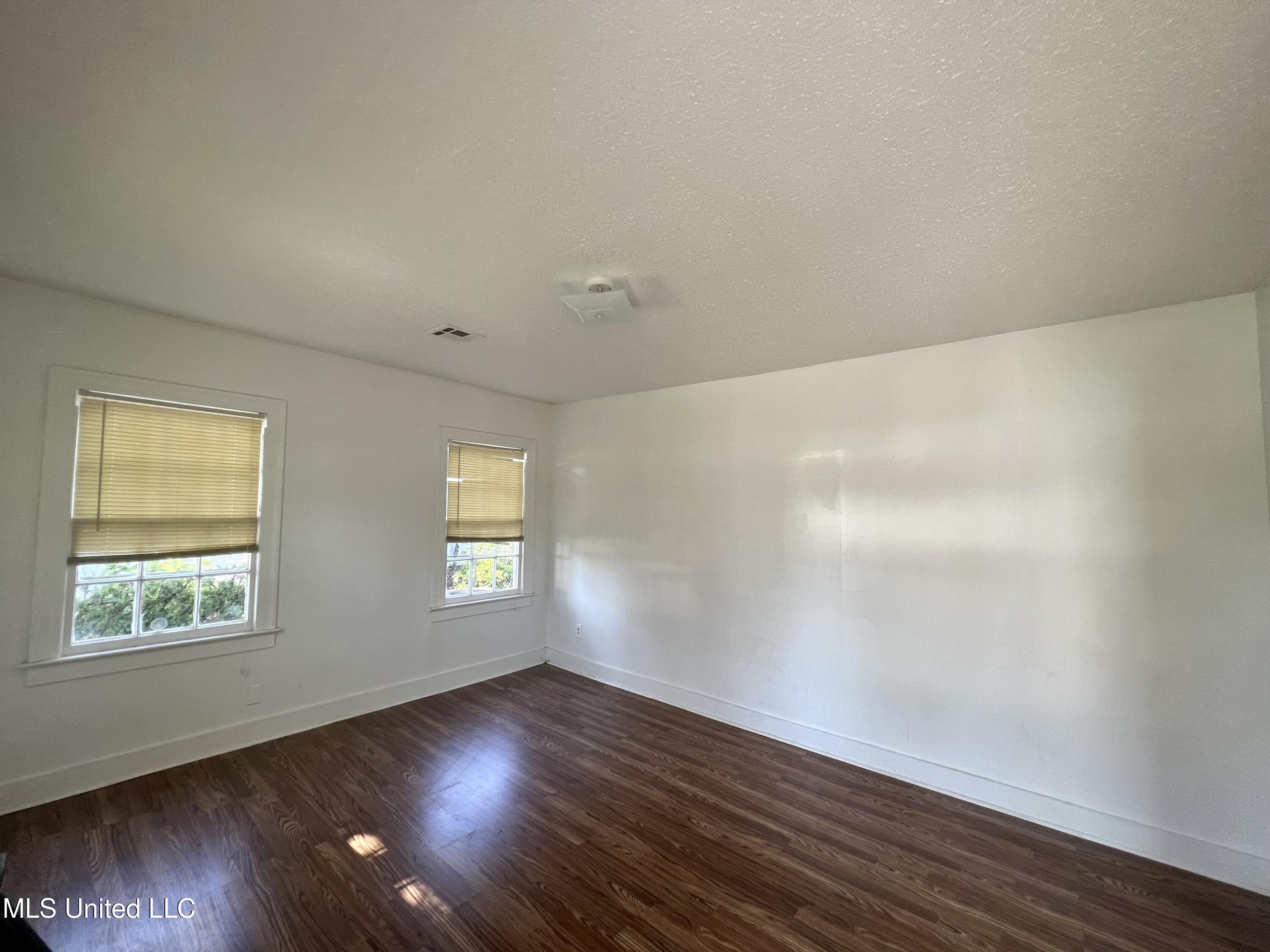 802 Farmer Street Cleveland, MS 38732 - Photo 2 of 13 IMG_0614