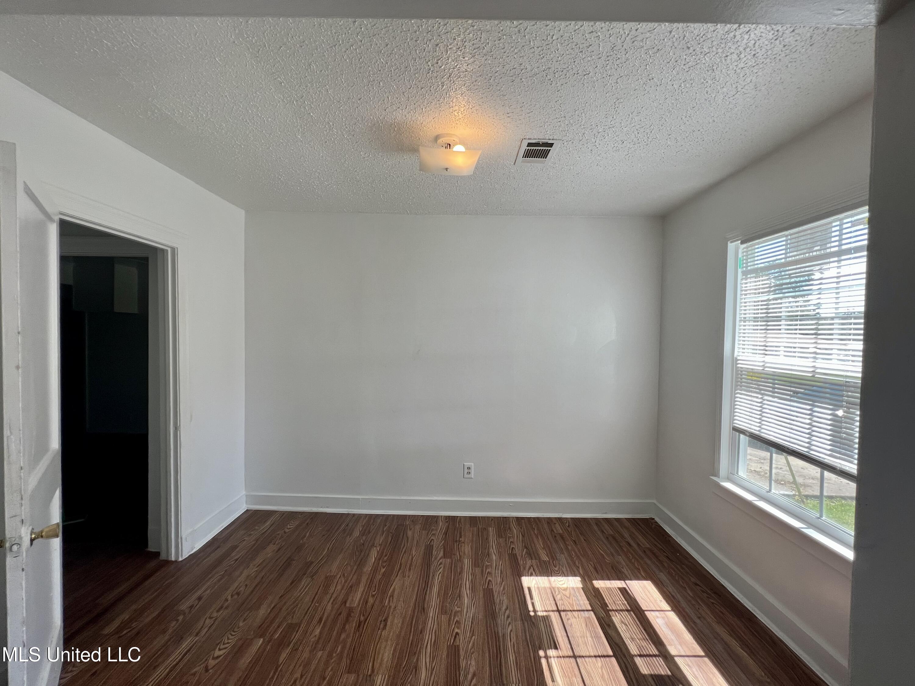 802 Farmer Street Cleveland, MS 38732 - Photo 3 of 13 IMG_0616