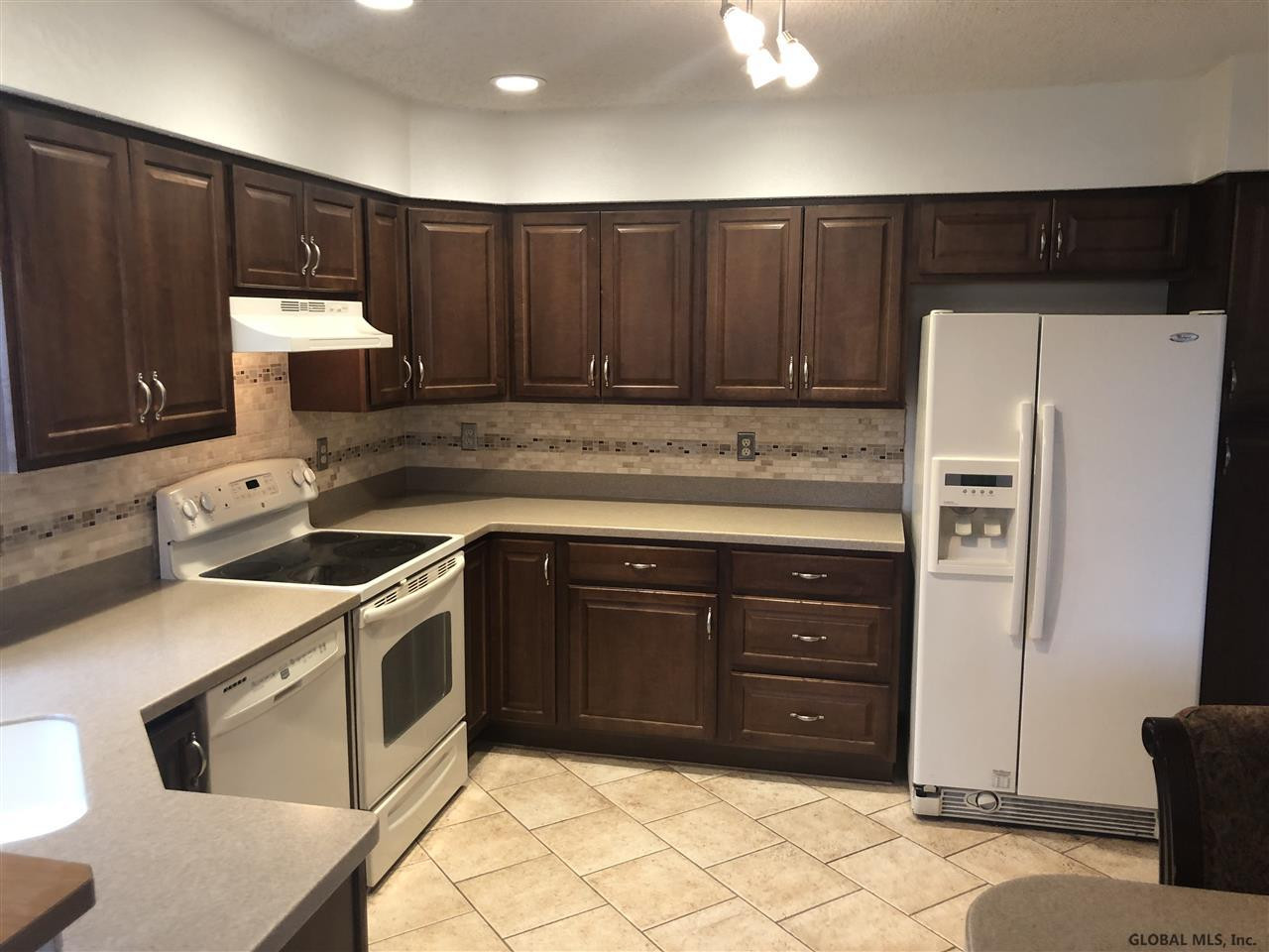 2 Valley View Avenue Rensselaer, NY 12144 - Photo 3 of 30 Photo 3