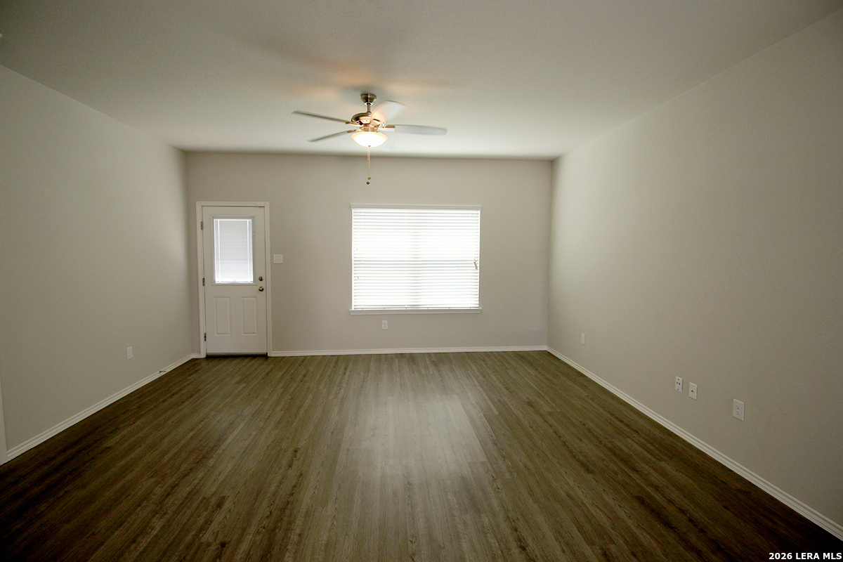 2446 Keyhole View Converse, TX 78109 - Photo 4 of 30