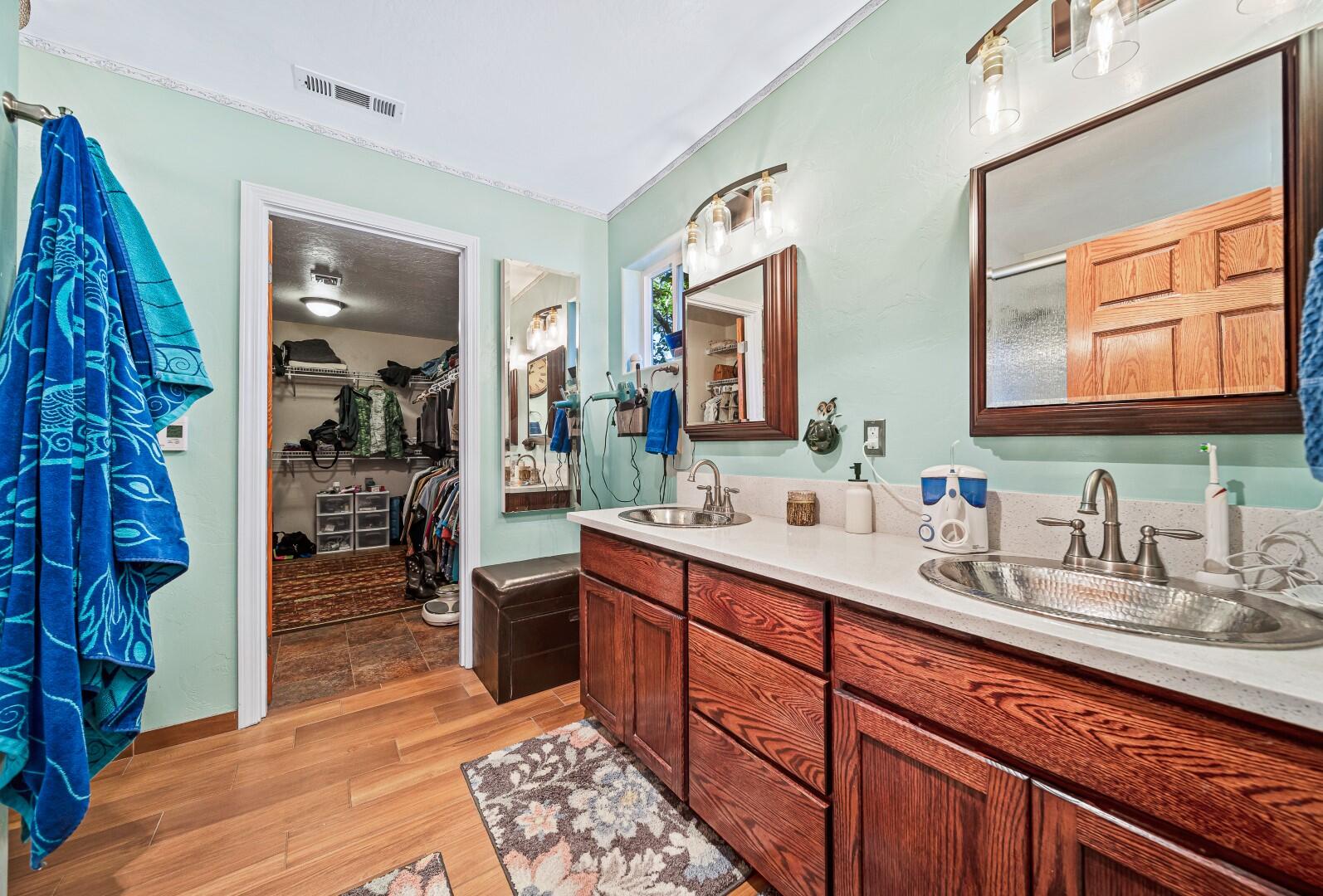 15638 Jones Road White City, OR 97503 - Photo 29 of 65 F25 Master Bath Vanity