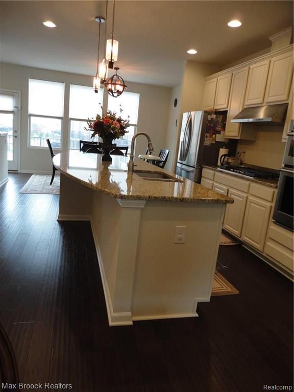 326 Glenhurst Boulevard, Unit 27 Rochester, MI 48307 - Photo 7 of 29