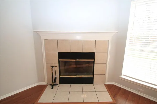 $2,100 | 824 Dixon Lane, Denton, TX 76207