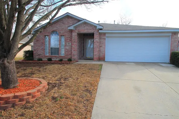 $2,100 | 824 Dixon Lane, Denton, TX 76207