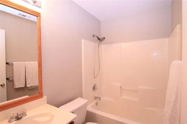 $2,100 | 824 Dixon Lane, Denton, TX 76207