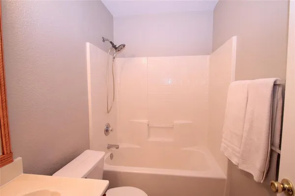 $2,100 | 824 Dixon Lane, Denton, TX 76207