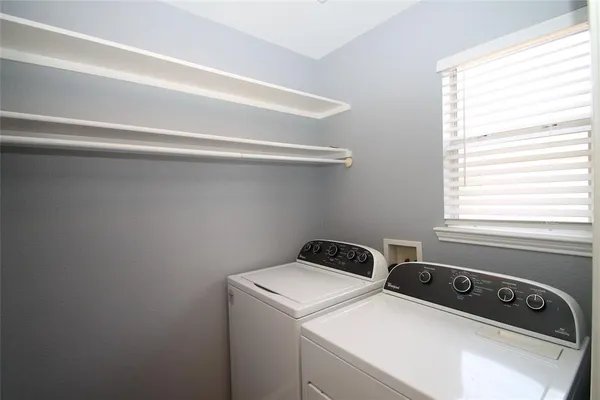 $2,100 | 824 Dixon Lane, Denton, TX 76207