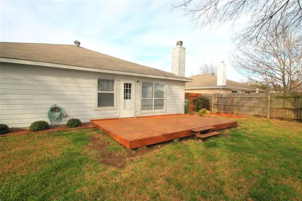 $2,100 | 824 Dixon Lane, Denton, TX 76207