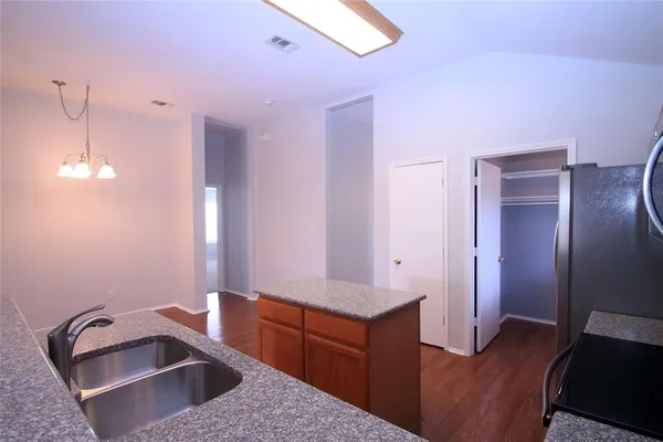 $2,100 | 824 Dixon Lane, Denton, TX 76207