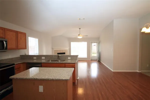 $2,100 | 824 Dixon Lane, Denton, TX 76207