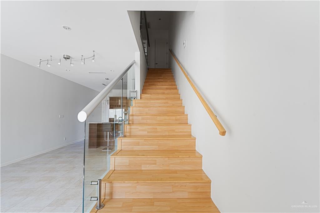 1209 Olympia Avenue, Unit 3 McAllen, TX 78503 - Photo 13 of 21 a view of entryway