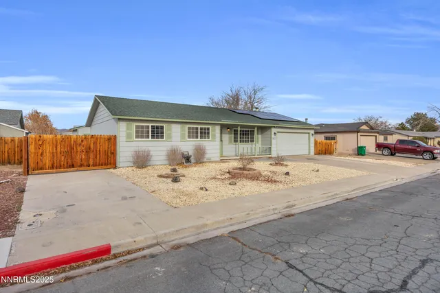 $385,000 | 812 F Street, Fernley, NV 89408