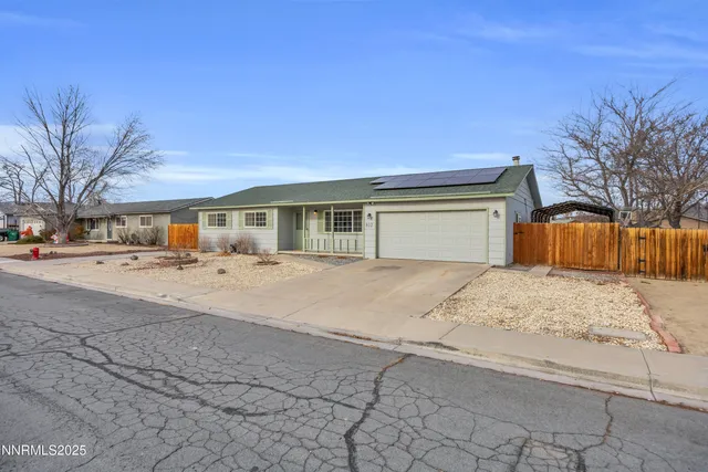 $385,000 | 812 F Street, Fernley, NV 89408