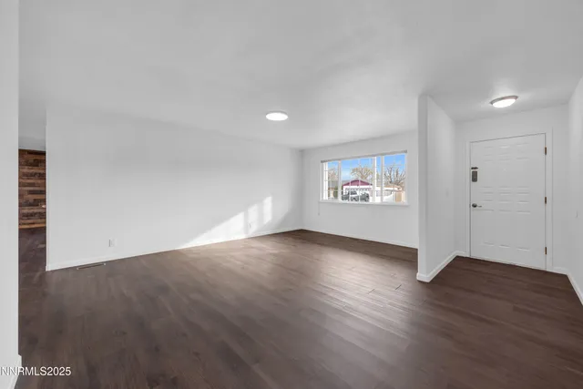 $385,000 | 812 F Street, Fernley, NV 89408