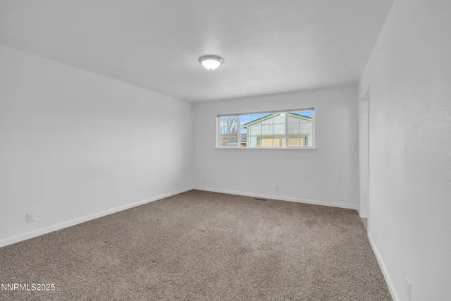 $385,000 | 812 F Street, Fernley, NV 89408