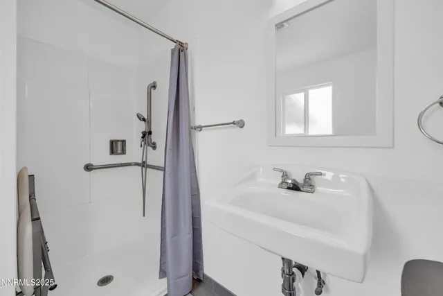 $385,000 | 812 F Street, Fernley, NV 89408