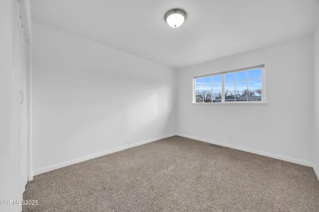 $385,000 | 812 F Street, Fernley, NV 89408