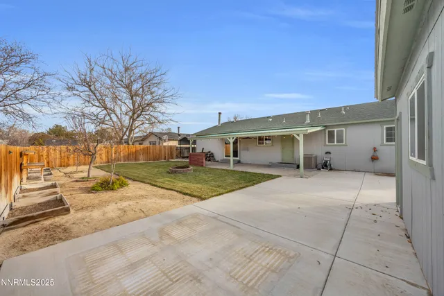 $385,000 | 812 F Street, Fernley, NV 89408