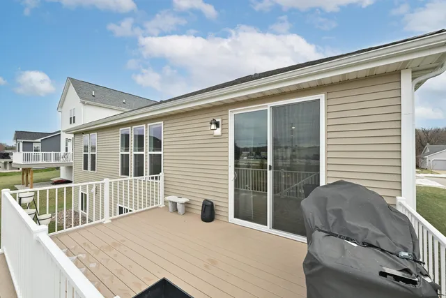 $589,000 | 704 River Ridge Drive, Waterford, WI 53185