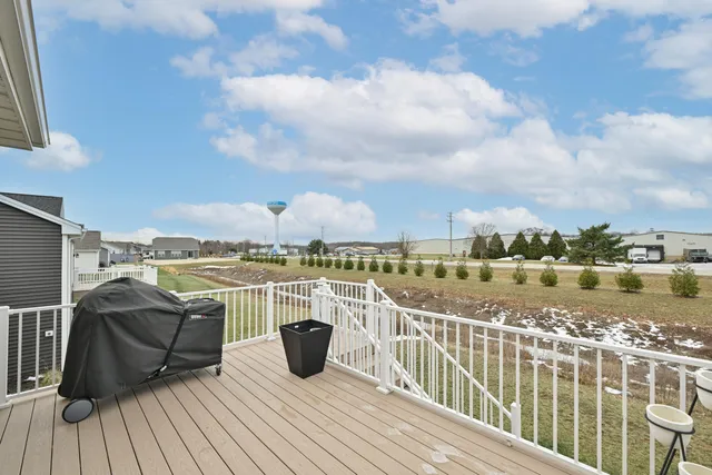 $589,000 | 704 River Ridge Drive, Waterford, WI 53185