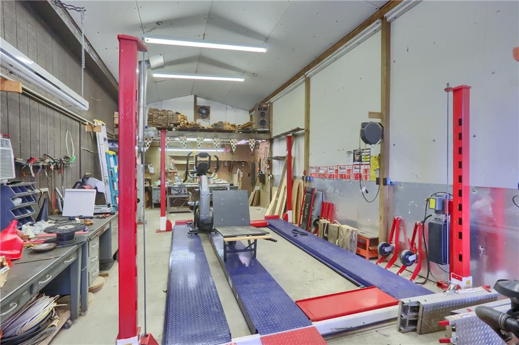 2749 Frew Mill Road New Castle, PA 16101 - Photo 7 of 18 a very nice looking room with many red furniture