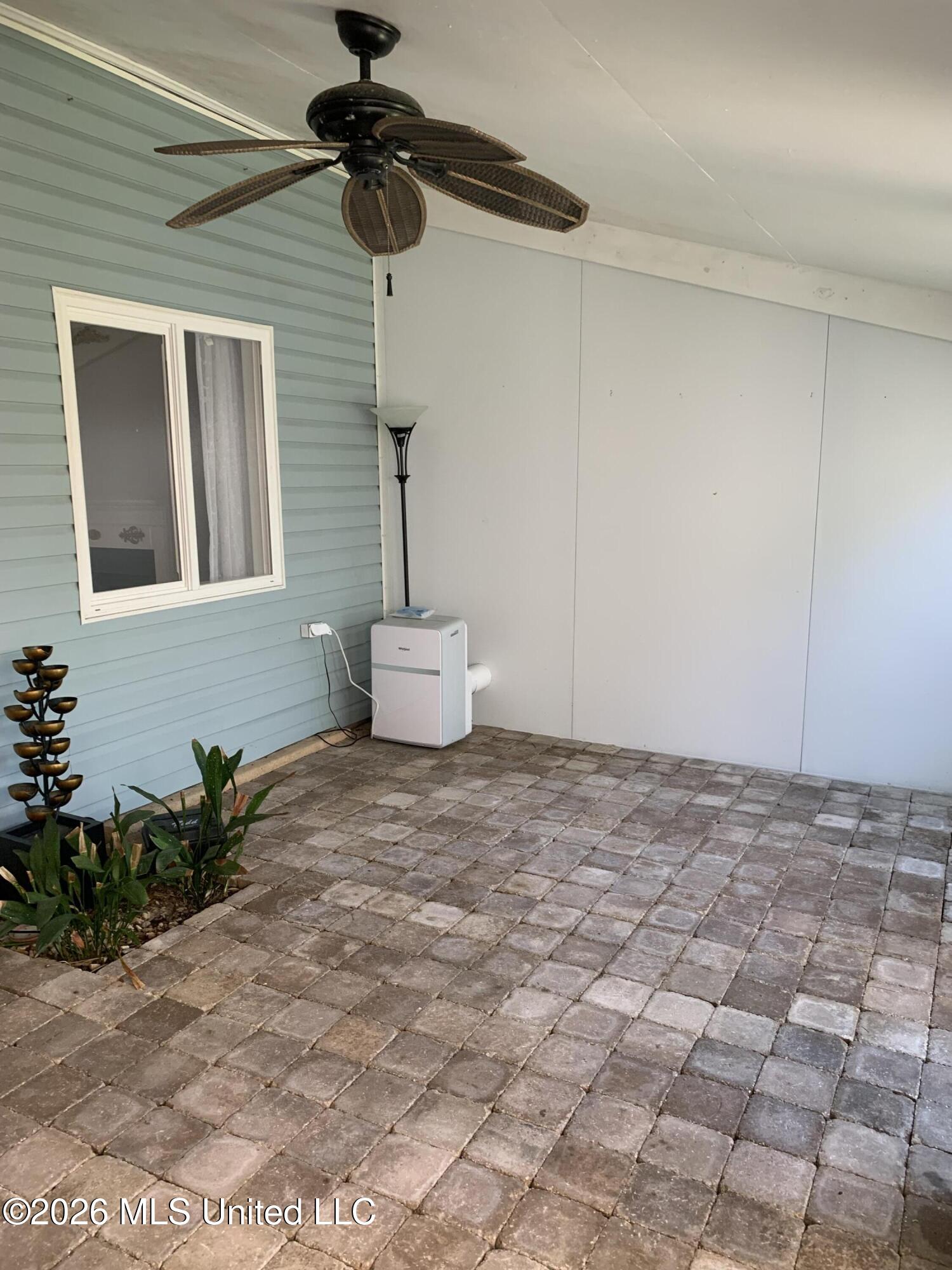 928 Courthouse Road, Unit 38 Gulfport, MS 39507 - Photo 11 of 21 Sunroom 3