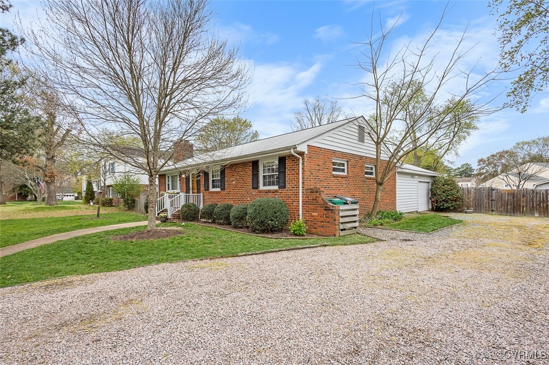 10102 Flanders Road Henrico, VA 23228 - Photo 4 of 33 Gallery Image 4