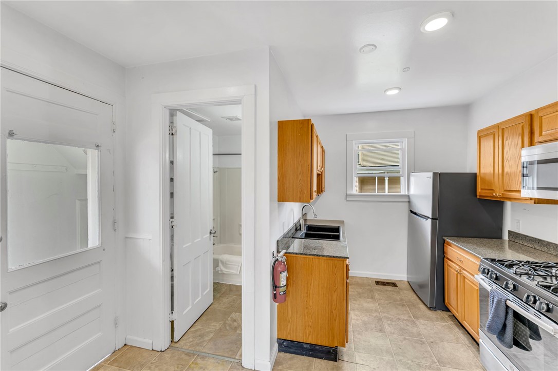 27 Church Street Oneonta, NY 13820 - Photo 12 of 16