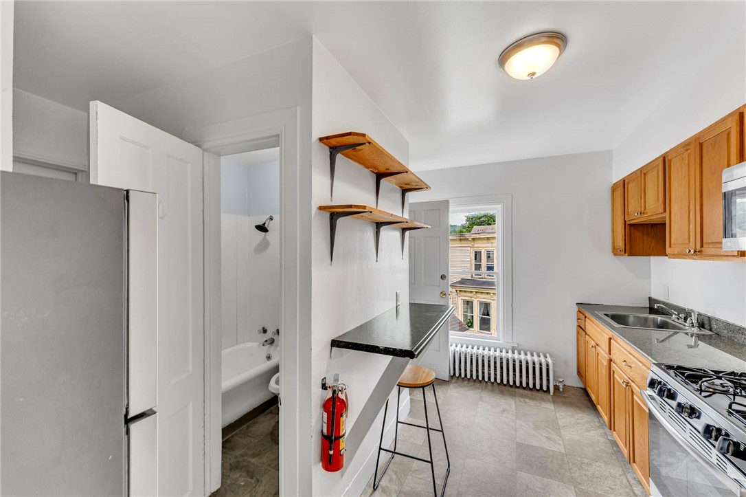 27 Church Street Oneonta, NY 13820 - Photo 3 of 16