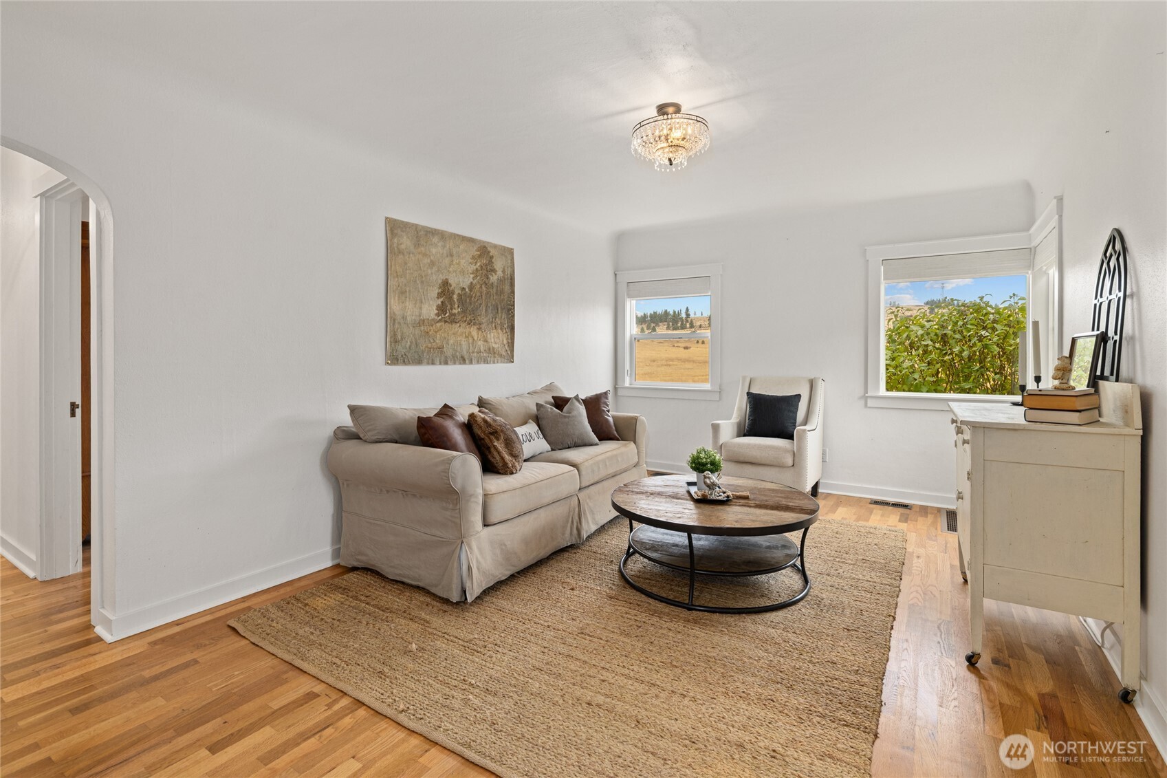 1371 Bettas Road Cle Elum, WA 98922 - Photo 6 of 40 a living room with furniture and a wooden floor