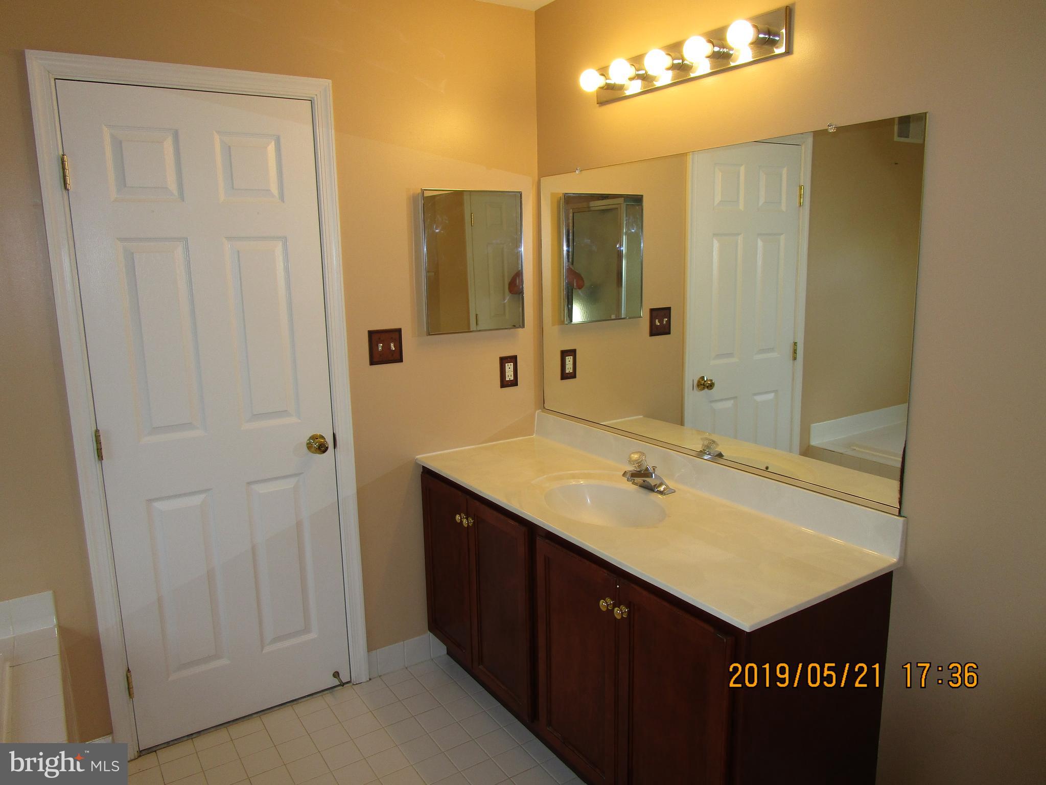 141 Raintree Crossing Hatfield, PA 19440 - Photo 24 of 38 Master Bathroom