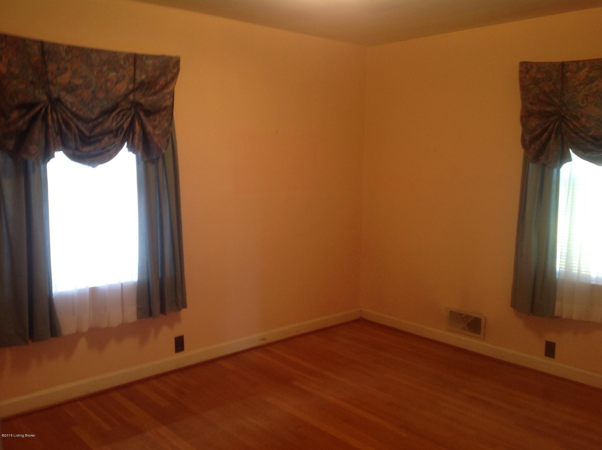 8507 Shepherdsville Road Louisville, KY 40219 - Photo 22 of 39 image